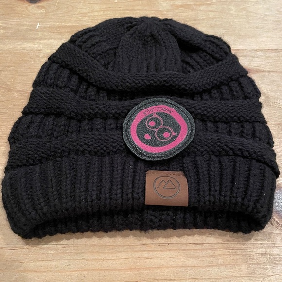 Betsey Johnson Black Pink patch cableknit beanie OS fits most - Picture 1 of 5